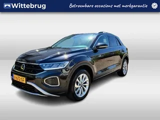 Volkswagen T-Roc (2024) — foto 1