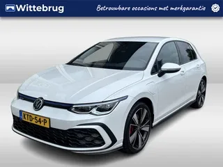 Volkswagen Golf (2021) — foto 1
