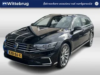 Volkswagen Passat (2023) — foto 1