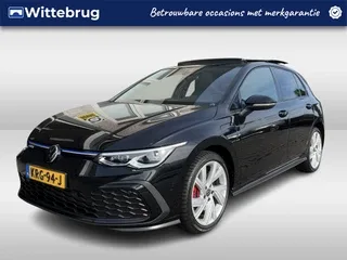 Volkswagen Golf (2022) — foto 1