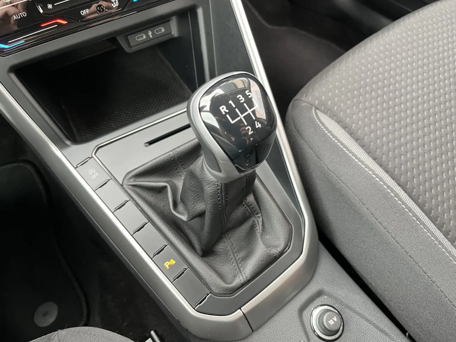 Volkswagen Polo (2023) — foto 1