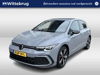 Volkswagen Golf (2022) — foto 1