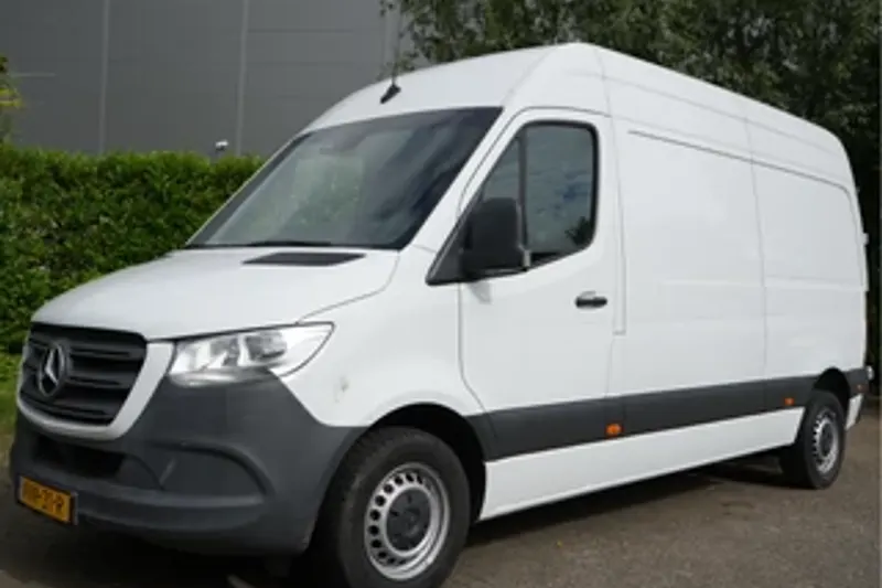 Mercedes-Benz Sprinter (2023)