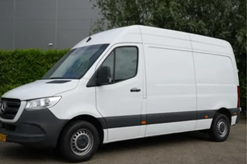 Mercedes-Benz Sprinter (2023)