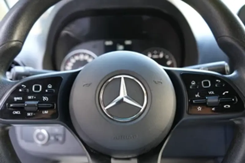 Mercedes-Benz Sprinter (2023)