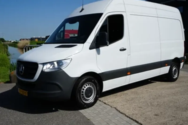 Mercedes-Benz Sprinter (2023)