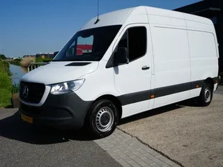 Mercedes-Benz Sprinter (2023) — foto 1