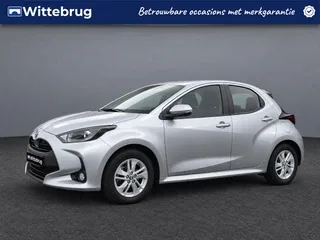 Toyota Yaris (2024) — foto 1