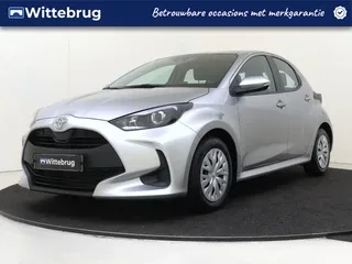 Toyota Yaris (2023) — foto 1