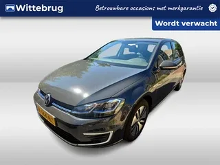 Volkswagen E-Golf (2020) — foto 1