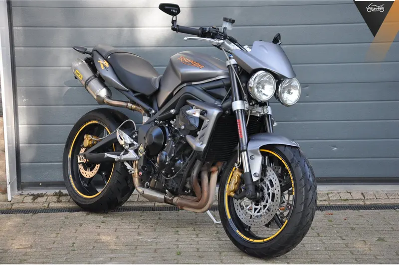 Triumph Street Triple 675 R (2011)