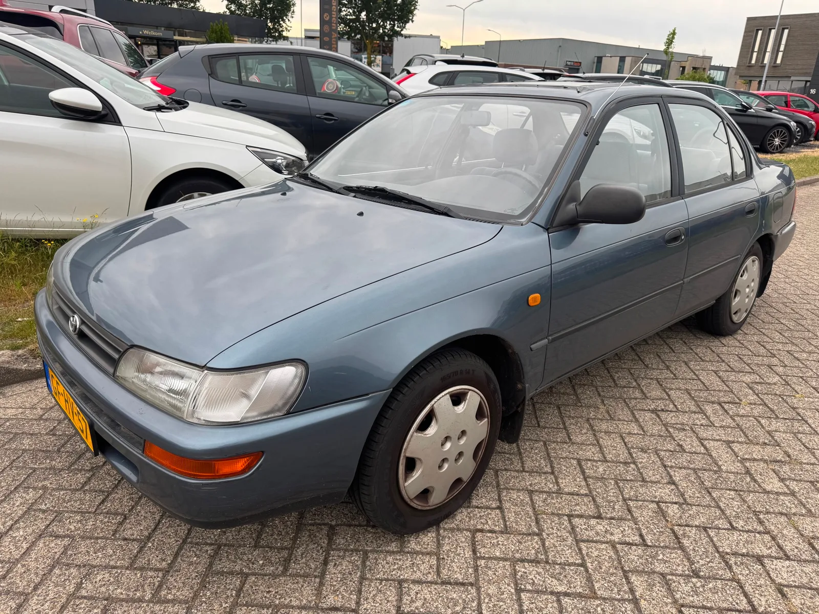 Toyota Corolla (1993) — foto 1