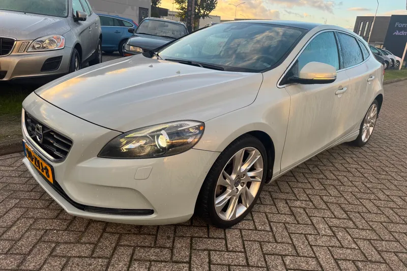 Volvo V40 (2013)
