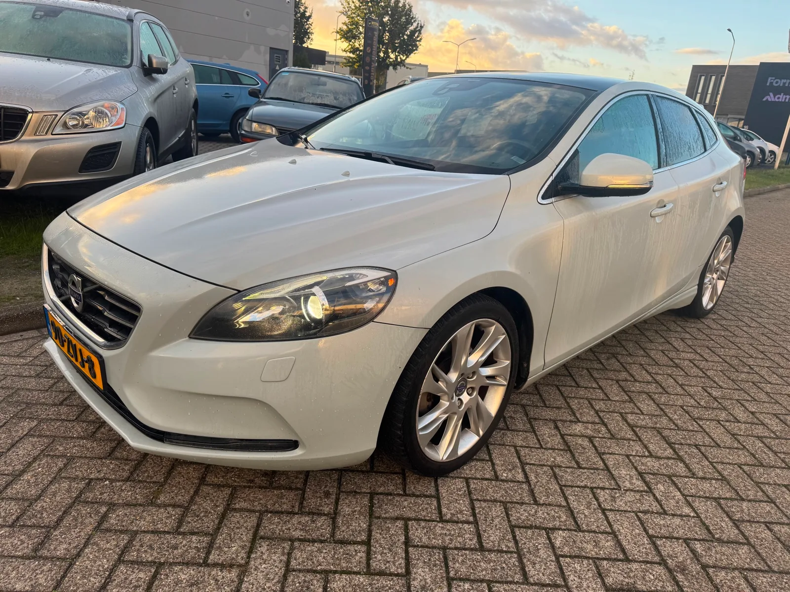 Volvo V40 (2013) — foto 1