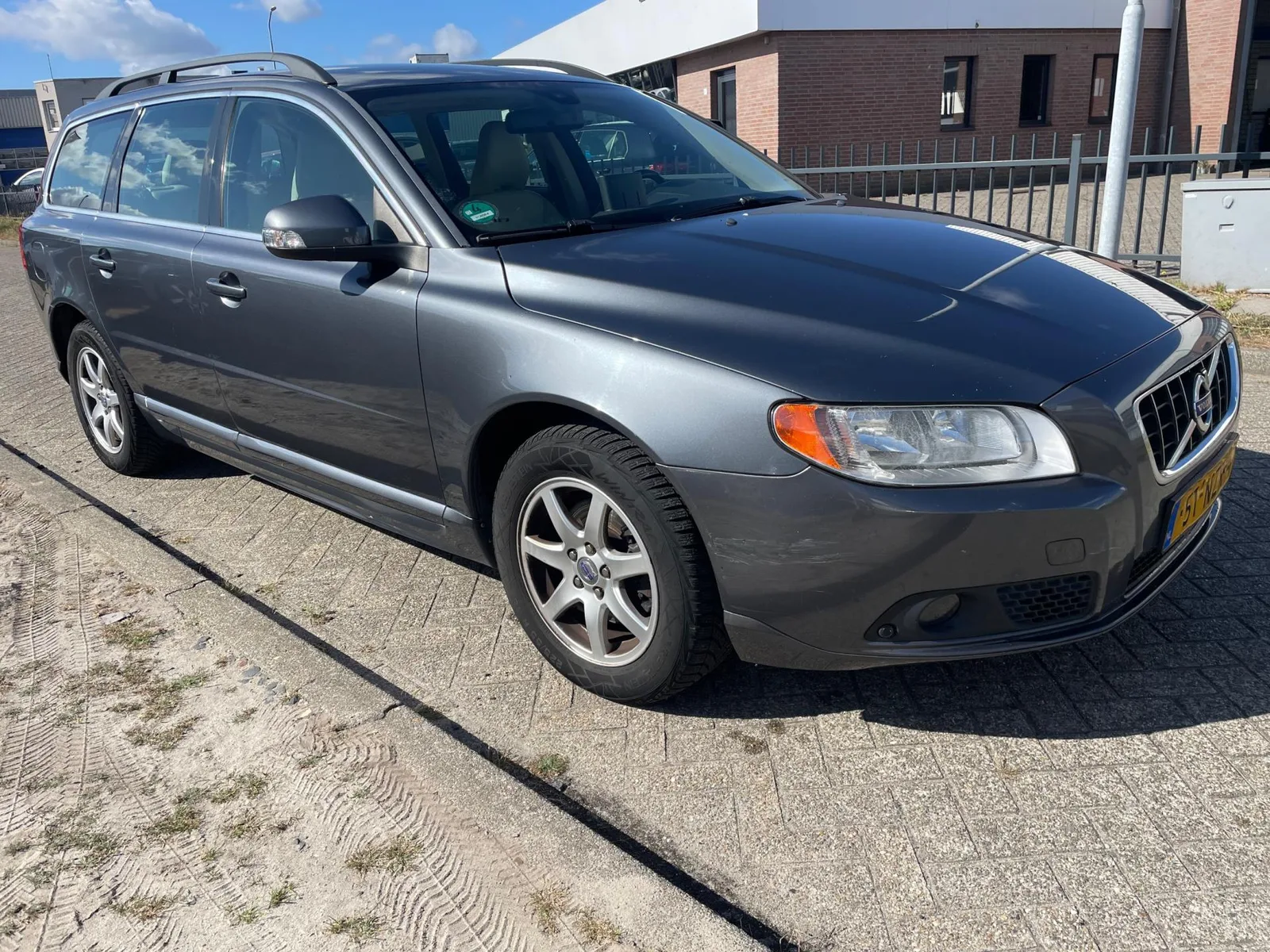 Volvo V70 (2011) — foto 1