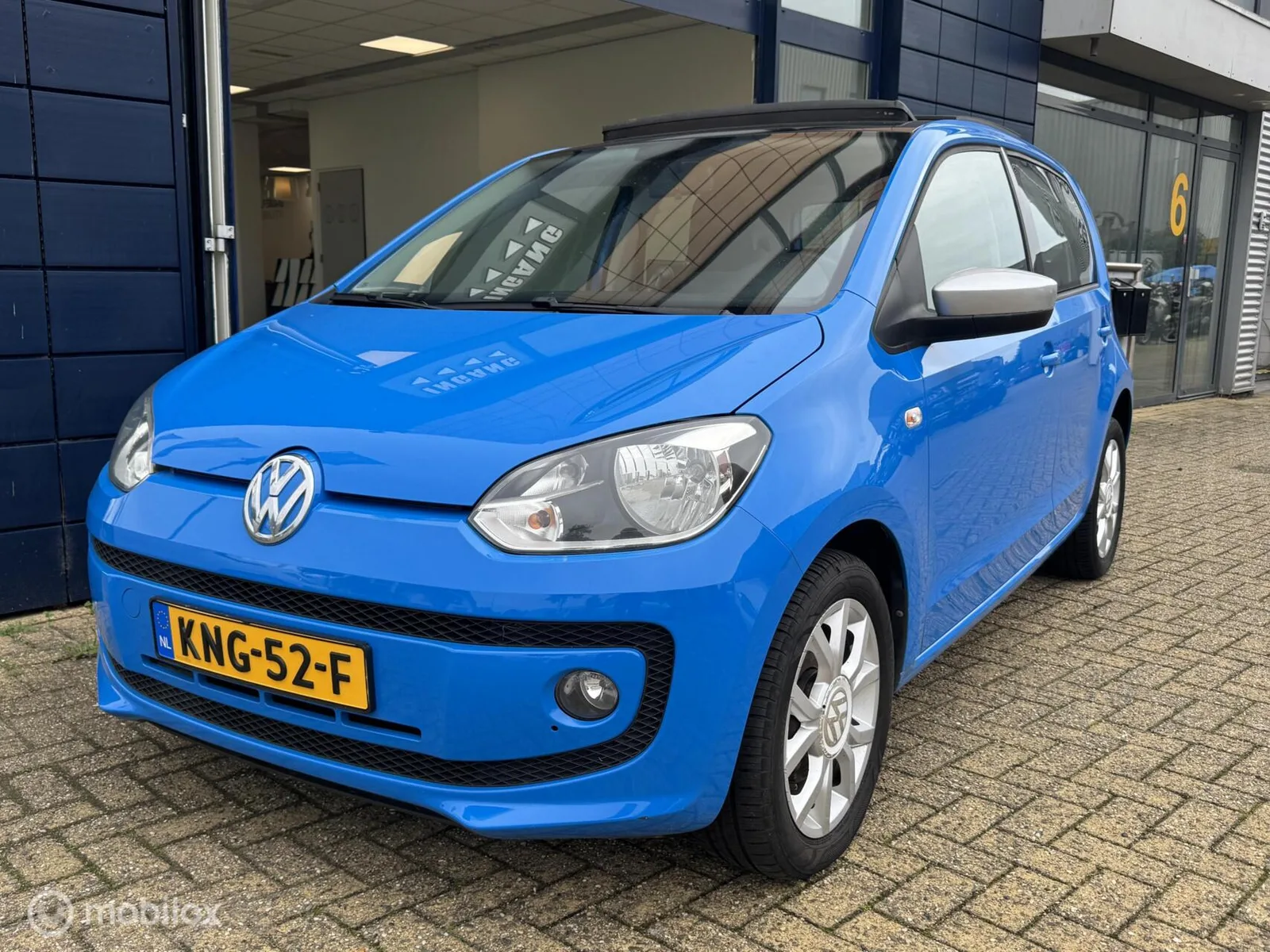 Volkswagen Up! (2014) — foto 1