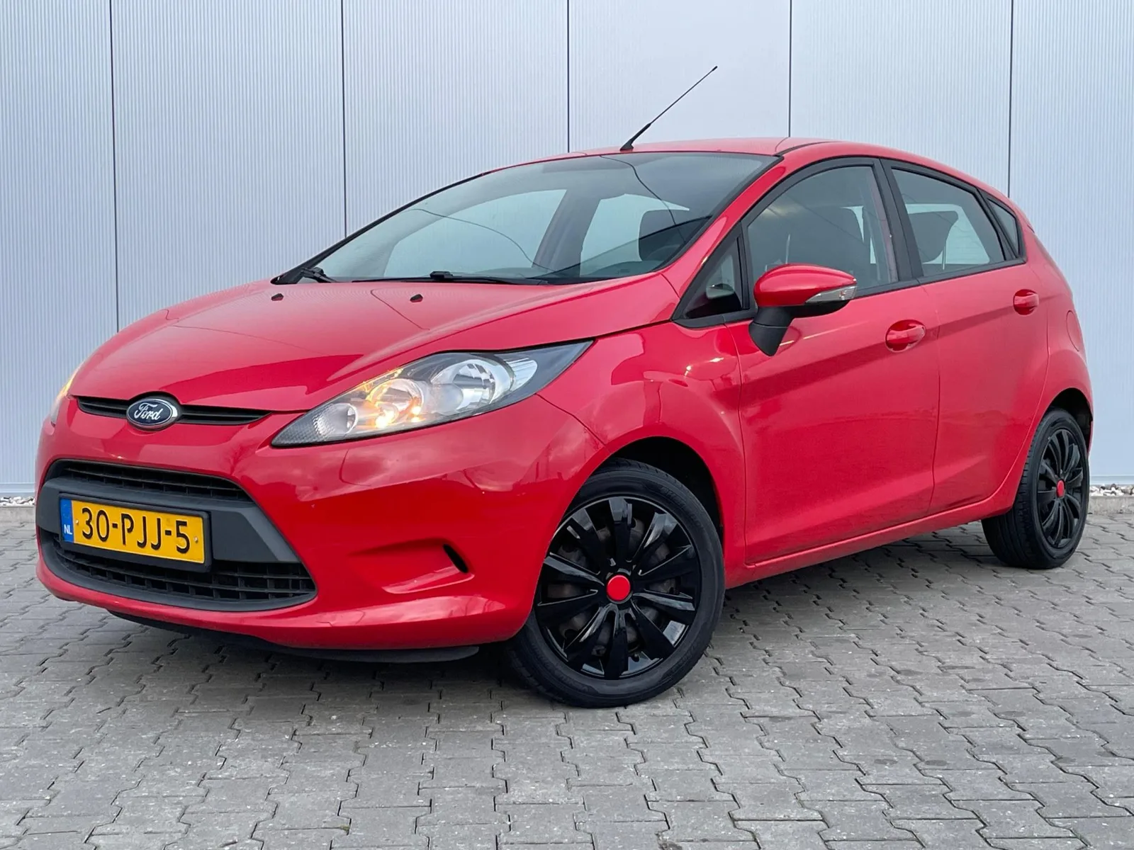 Ford Fiesta (2011) — foto 1