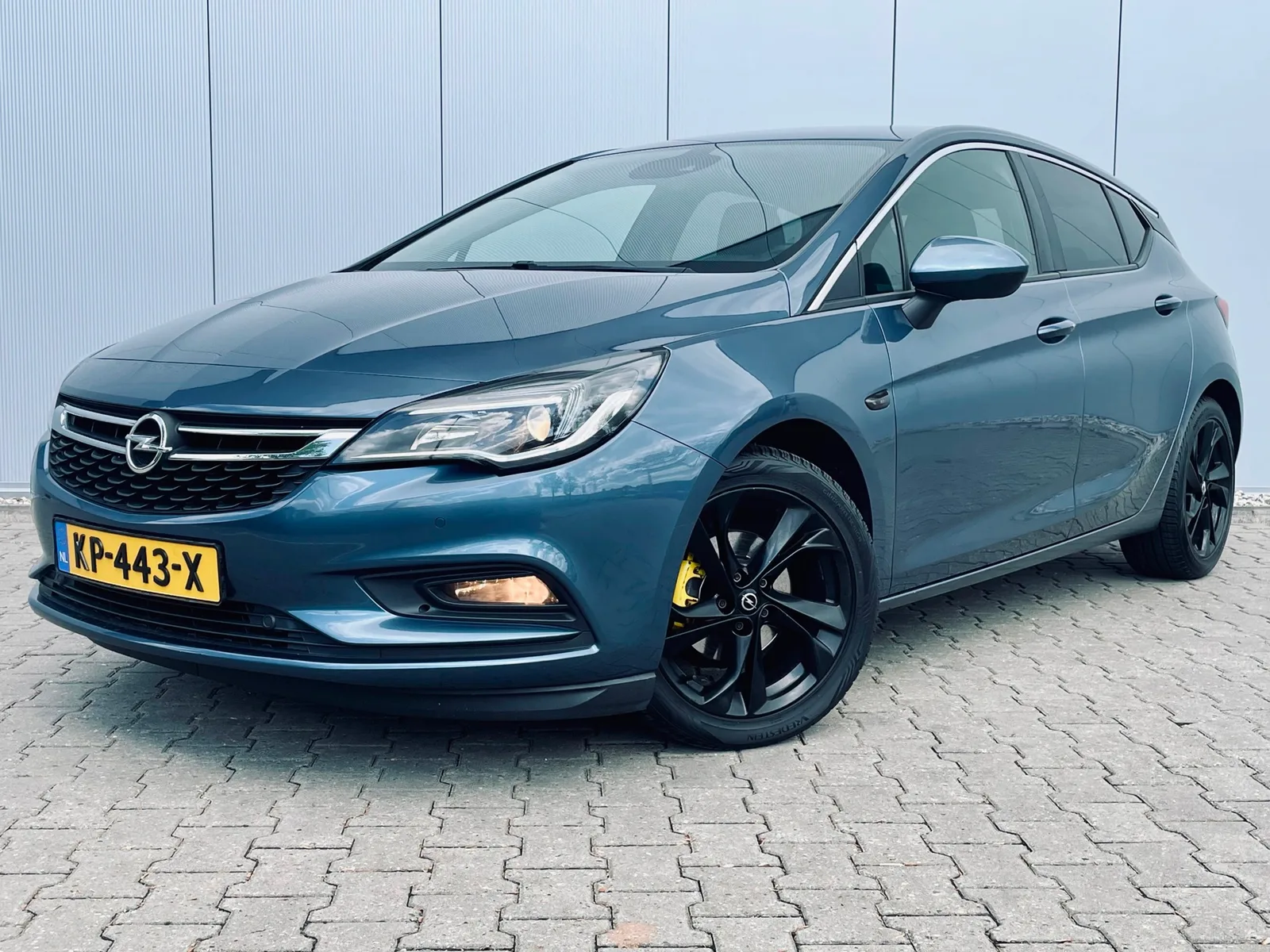 Opel Astra (2016) — foto 1
