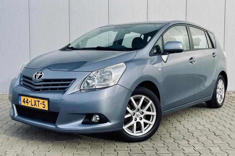 Toyota Verso (2010)