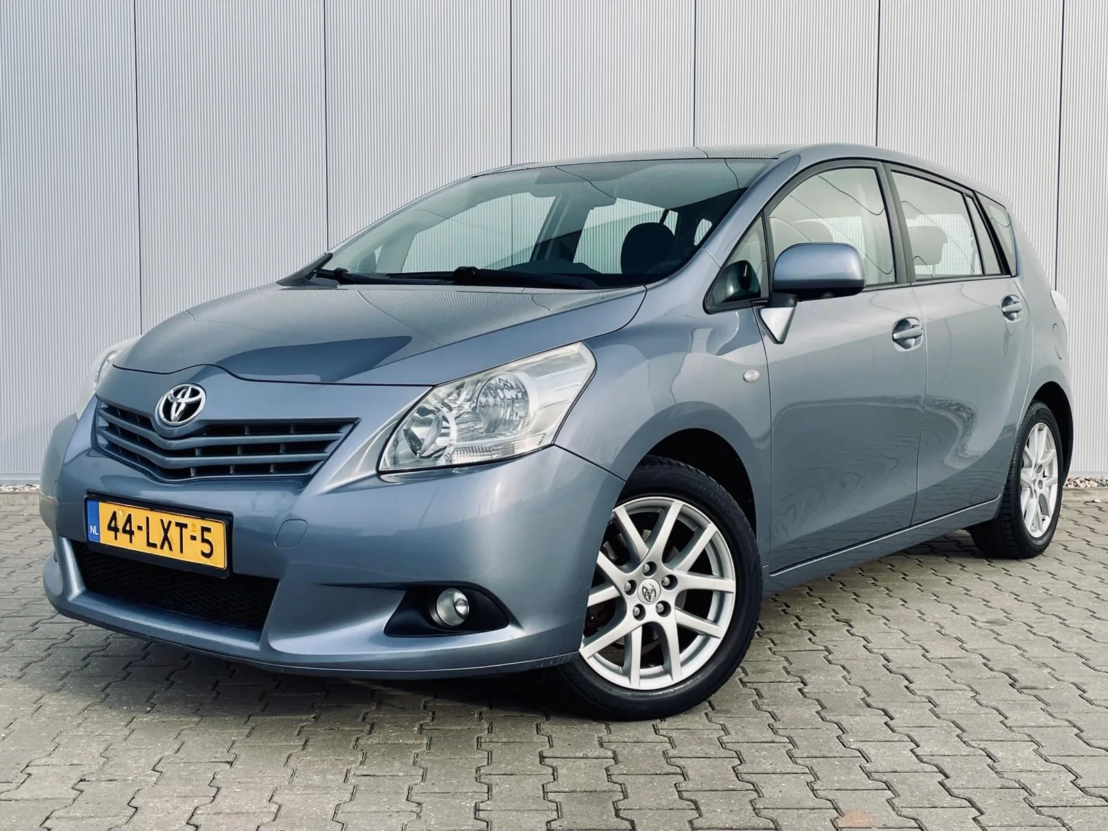 Toyota Verso (2010) — foto 1