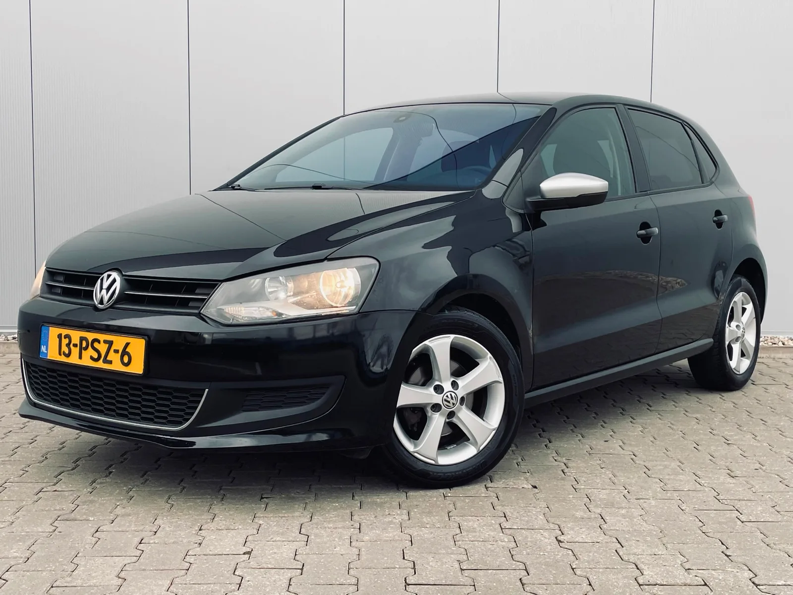Volkswagen Polo (2011) — foto 1