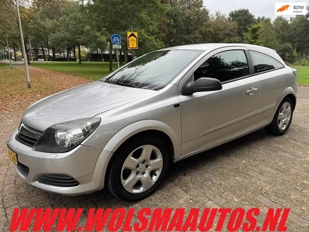 Opel Astra (2006) — foto 1