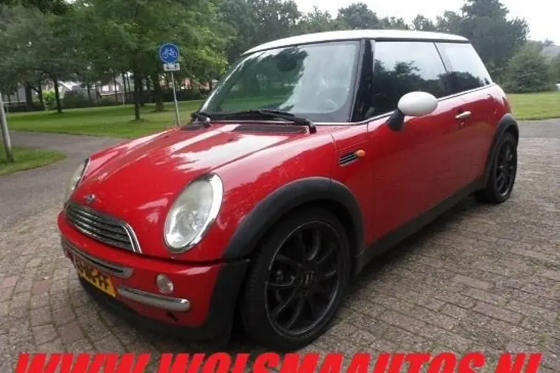 MINI Cooper (2003)