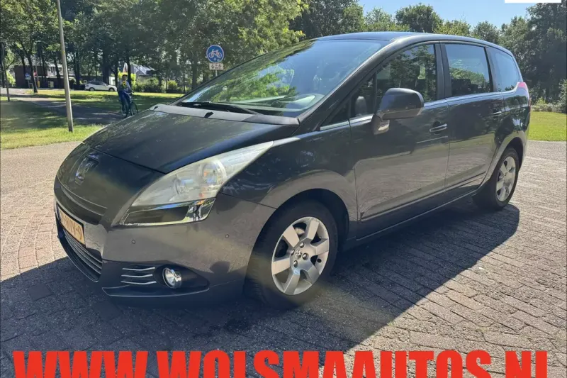 Peugeot 5008 (2010)