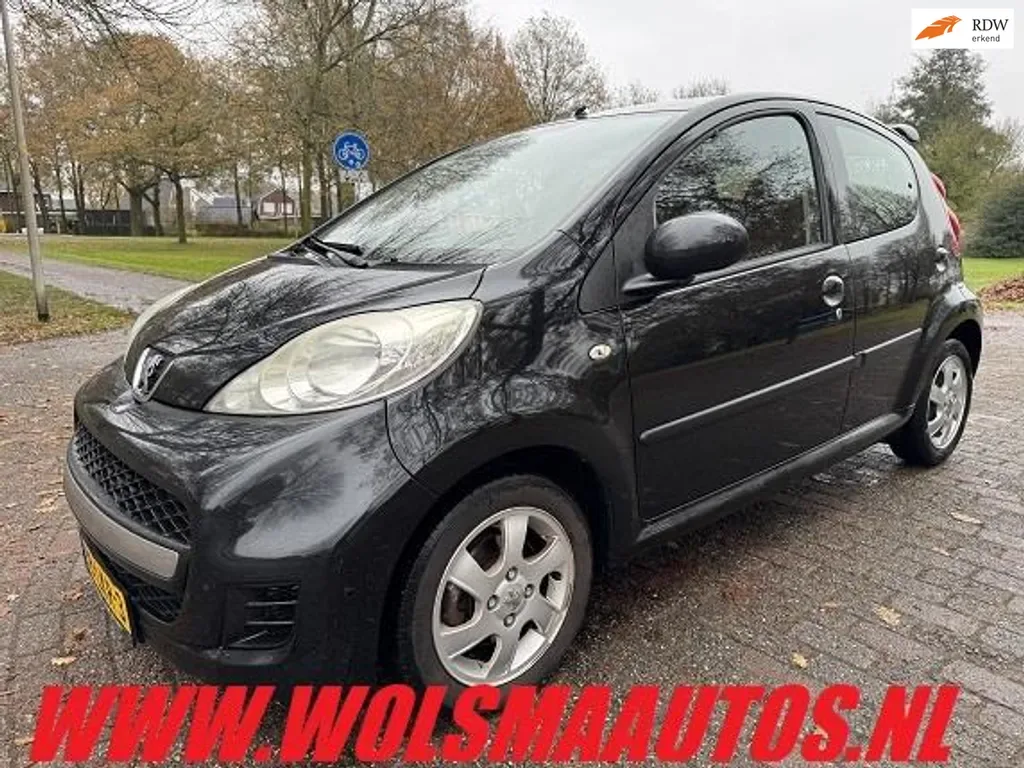Peugeot 107 (2010) — foto 1