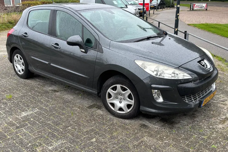 Peugeot 308 (2008)