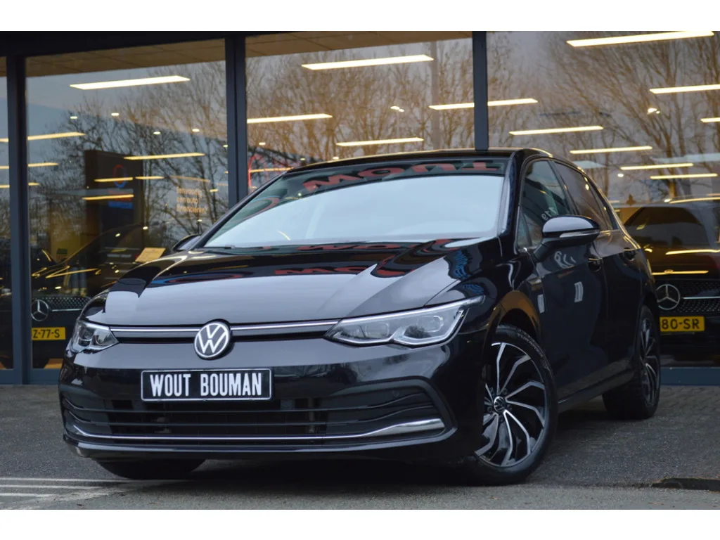 Volkswagen Golf (2020) — foto 1