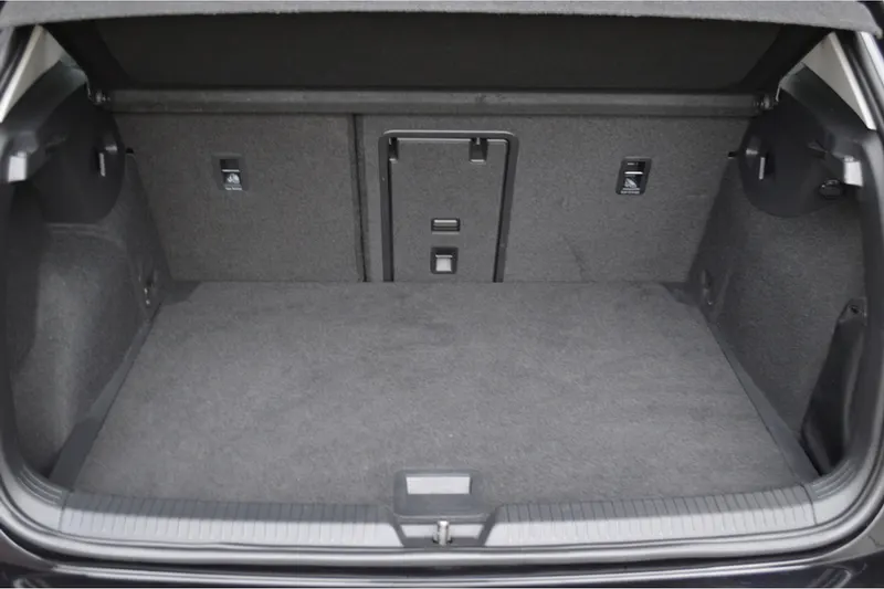 Volkswagen Golf (2020)