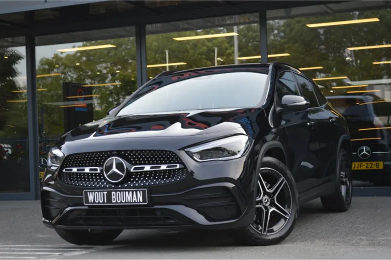 Mercedes-Benz GLA (2022)