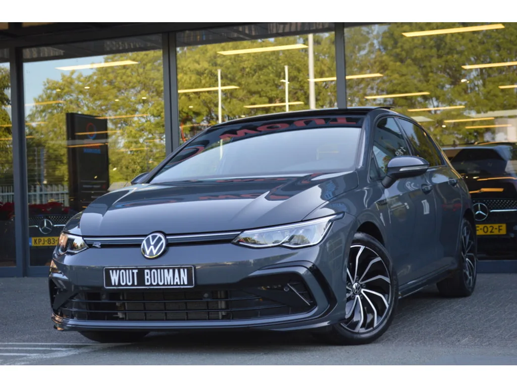 Volkswagen Golf (2022) — foto 1
