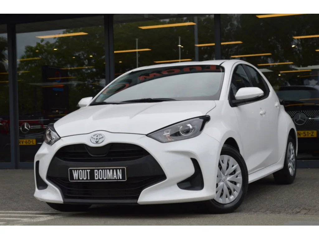 Toyota Yaris (2021) — foto 1
