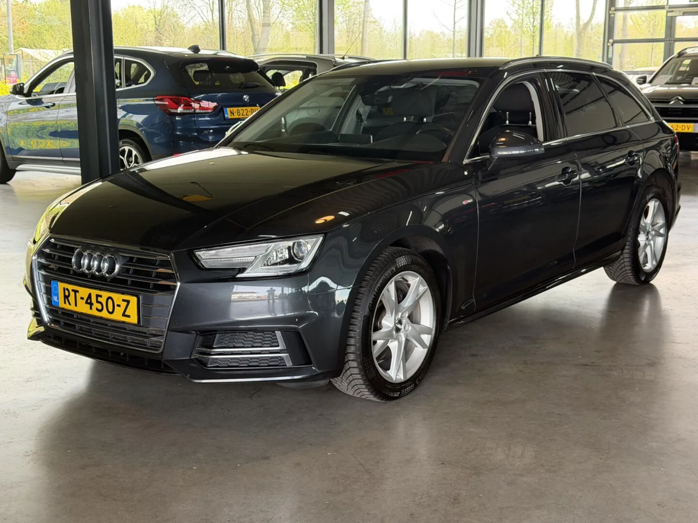 Audi A4 (2018) — foto 1