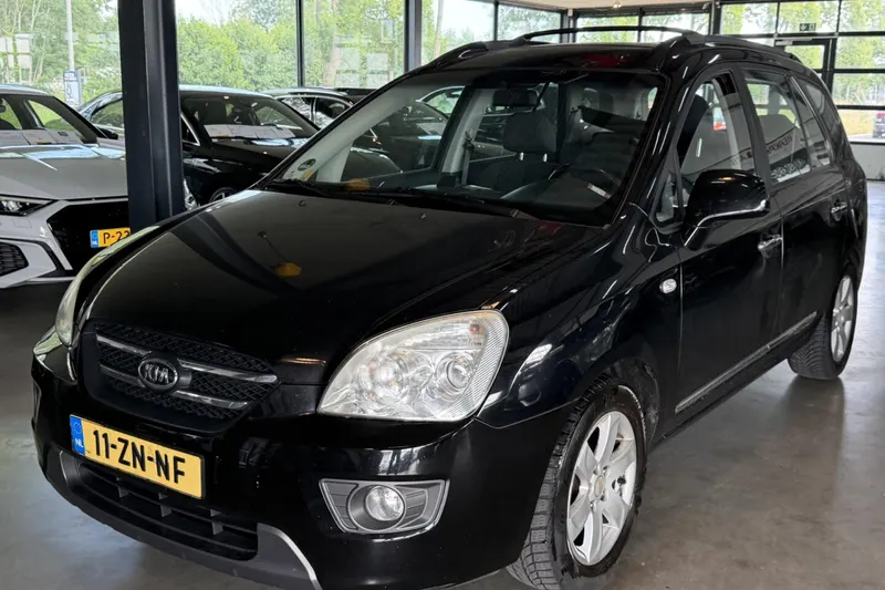 Kia Carens (2008)
