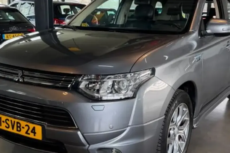 Mitsubishi Outlander (2013)