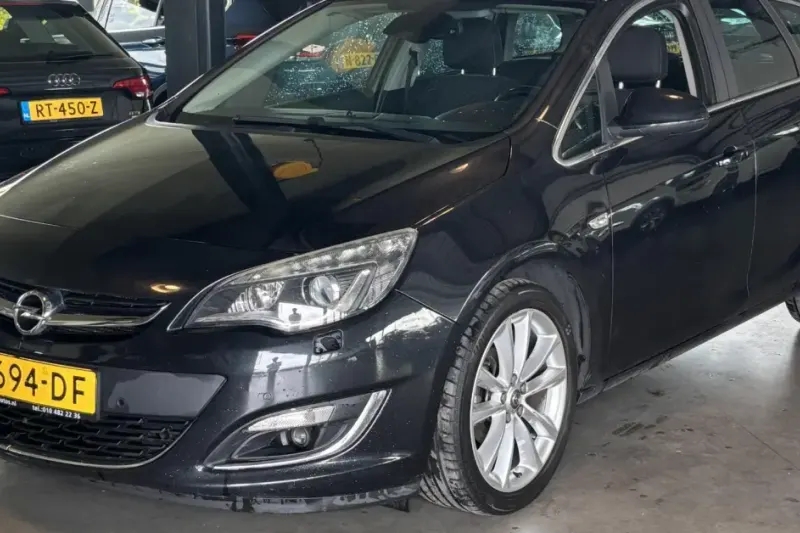 Opel Astra (2013)