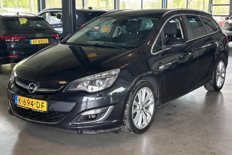 Opel Astra (2013)