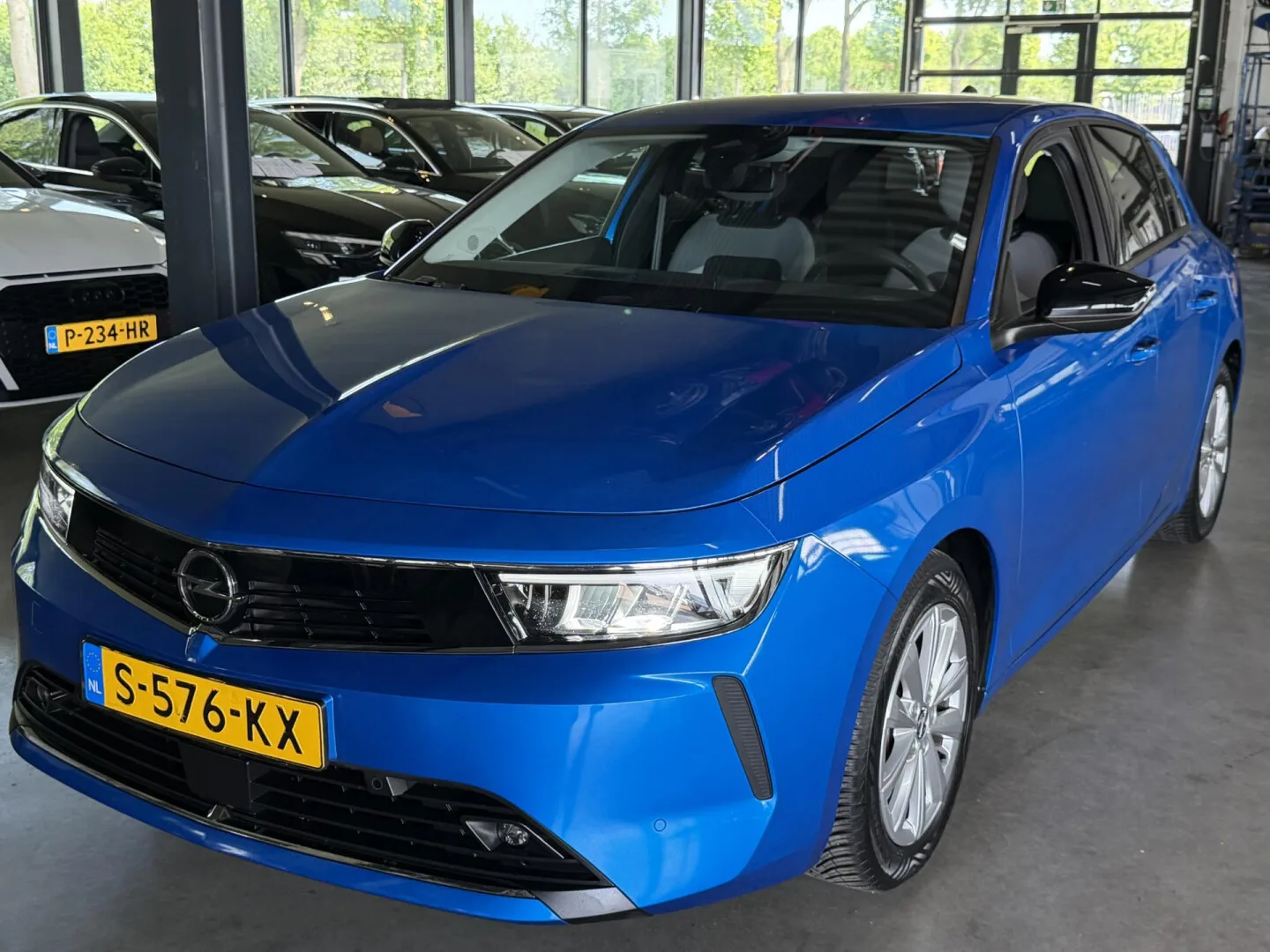 Opel Astra (2023) — foto 1