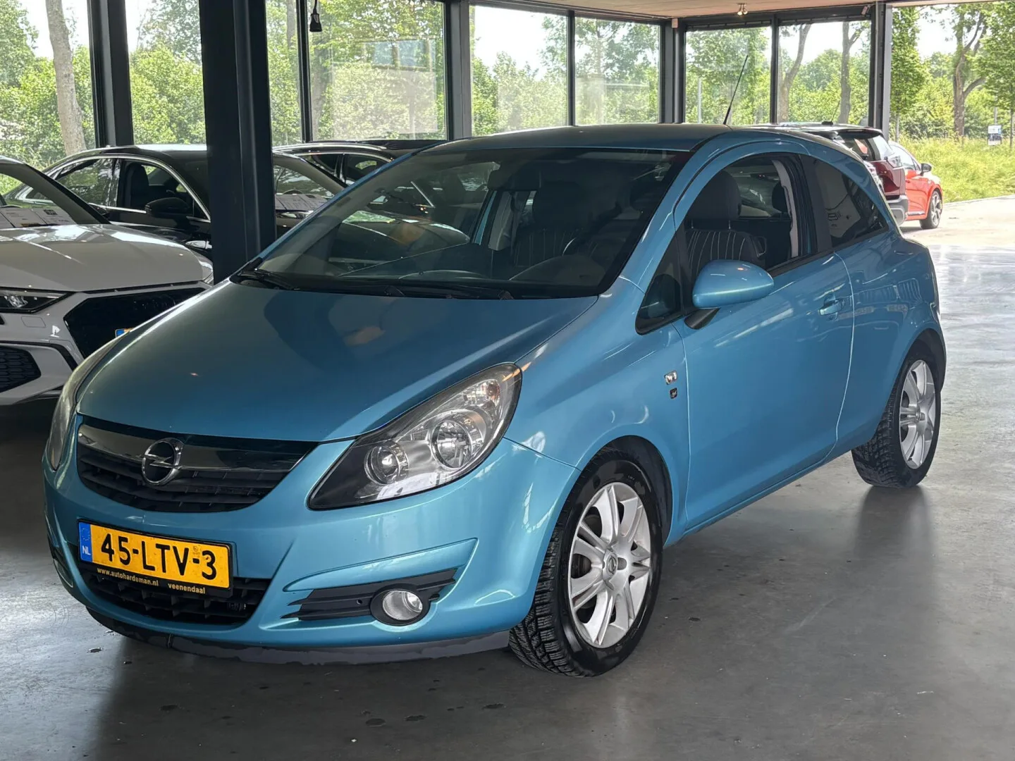 Opel Corsa (2010) — foto 1