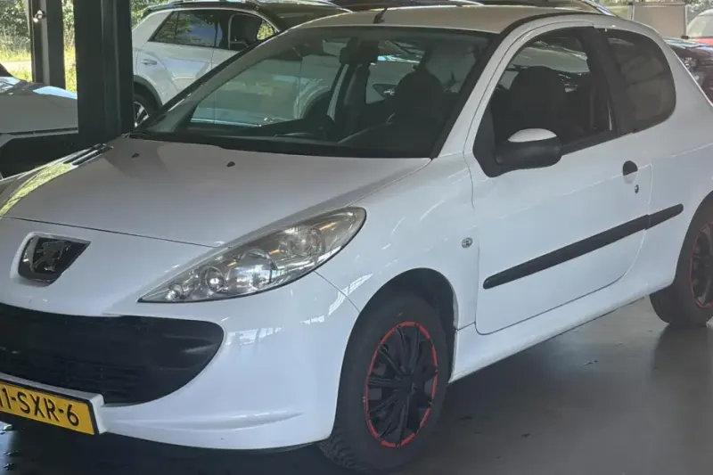 Peugeot 206 (2012)