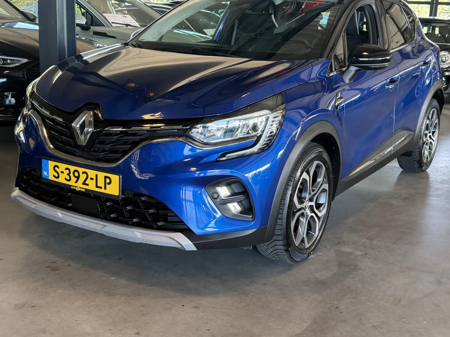 Renault Captur (2022) — foto 1