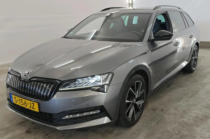 Škoda Superb (2023)