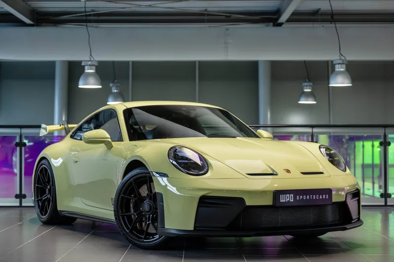 Porsche 911 (2025)