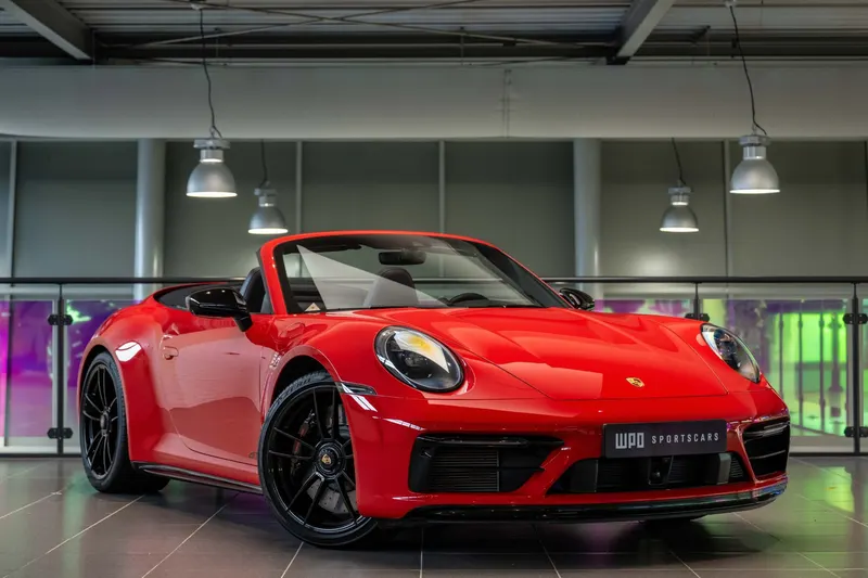 Porsche 911 (2024)