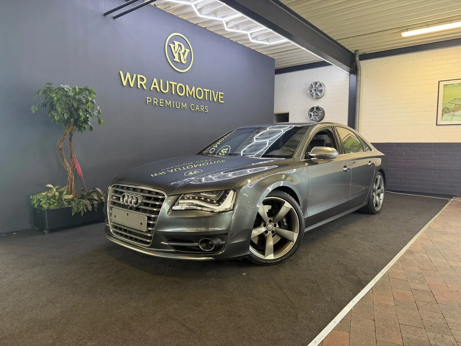 Audi A8 (2013) — foto 1