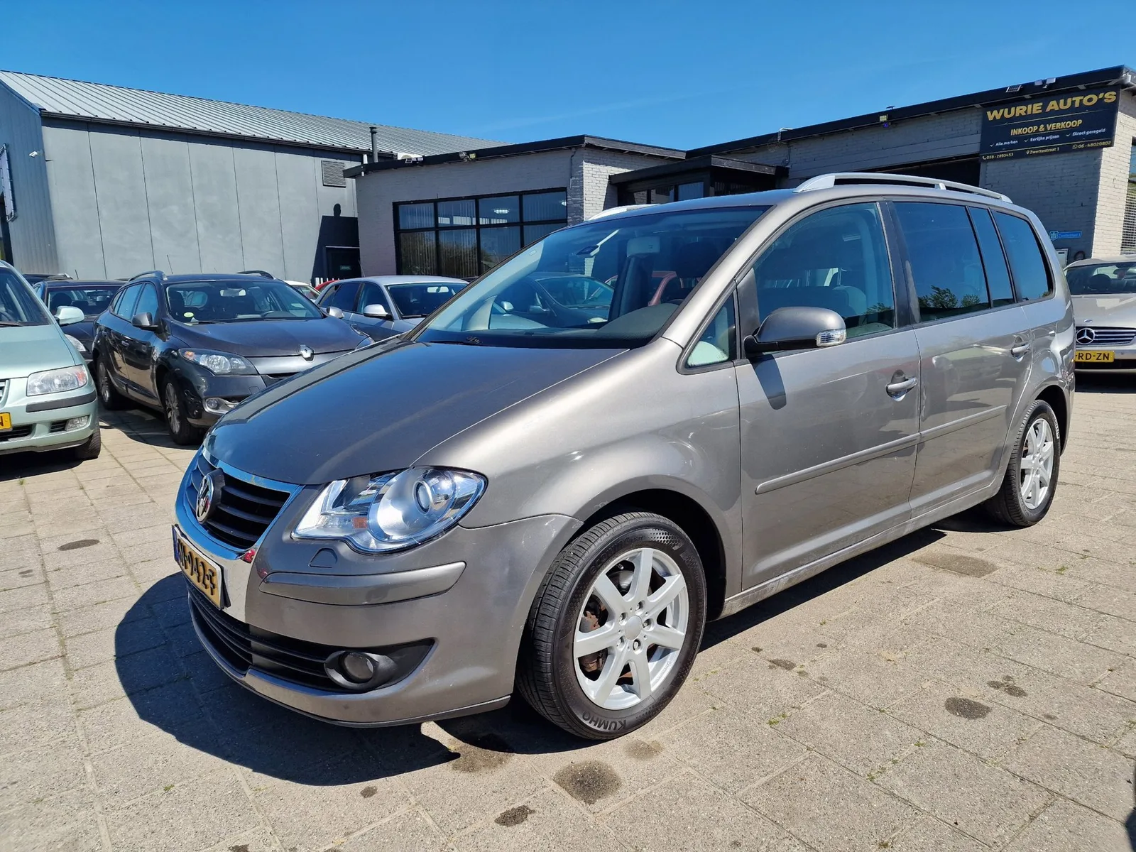 Volkswagen Touran (2007) — foto 1