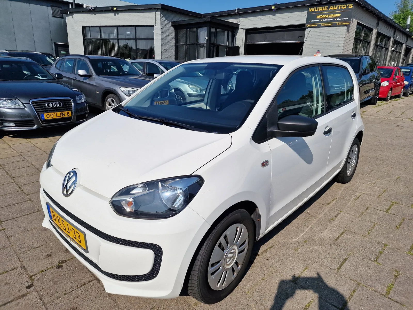 Volkswagen Up! (2013) — foto 1